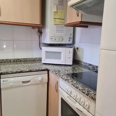 Tuhogarencerler Parking Y Taquilla En Pistas דירה סרלר