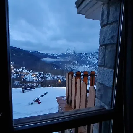 דירה Tuhogarencerler Parking Y Taquilla En Pistas