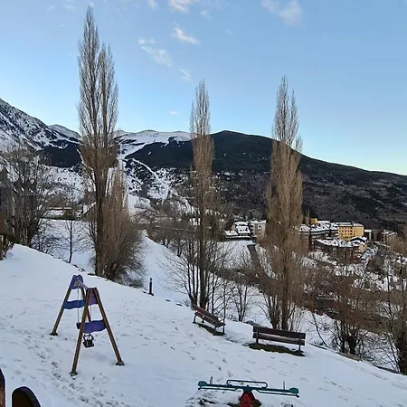 דירה Tuhogarencerler Parking Y Taquilla En Pistas *