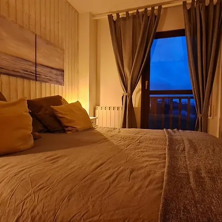 Tuhogarencerler Parking Y Taquilla En Pistas דירה *