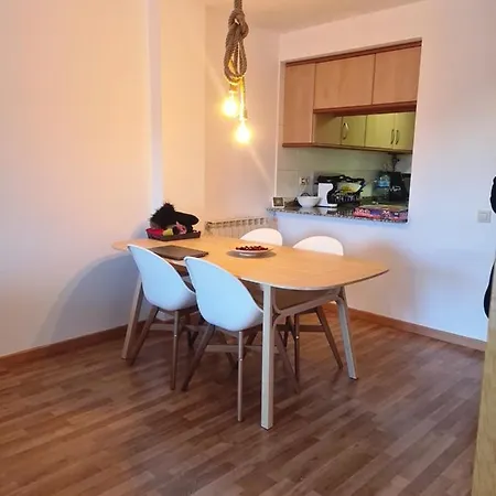 דירה Tuhogarencerler Parking Y Taquilla En Pistas *