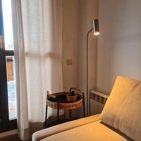 דירה Tuhogarencerler Parking Y Taquilla En Pistas *