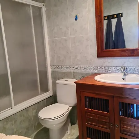 Tuhogarencerler Parking Y Taquilla En Pistas דירה