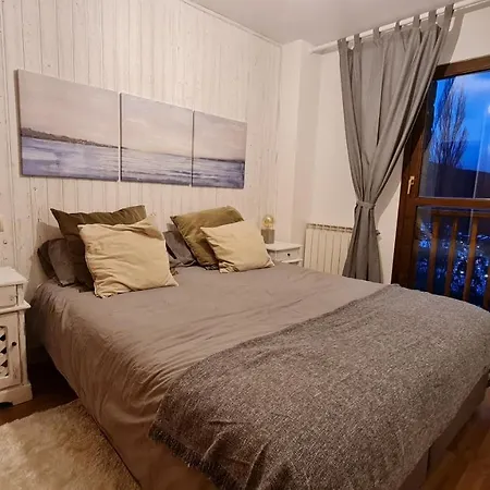 Tuhogarencerler Parking Y Taquilla En Pistas דירה סרלר