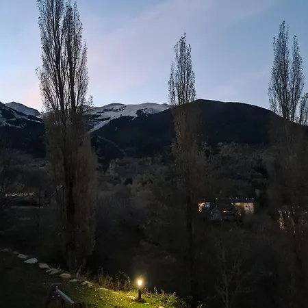 Tuhogarencerler Parking Y Taquilla En Pistas דירה